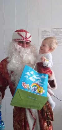 MATINEU DE CARITATE - Moș Crăciun există!